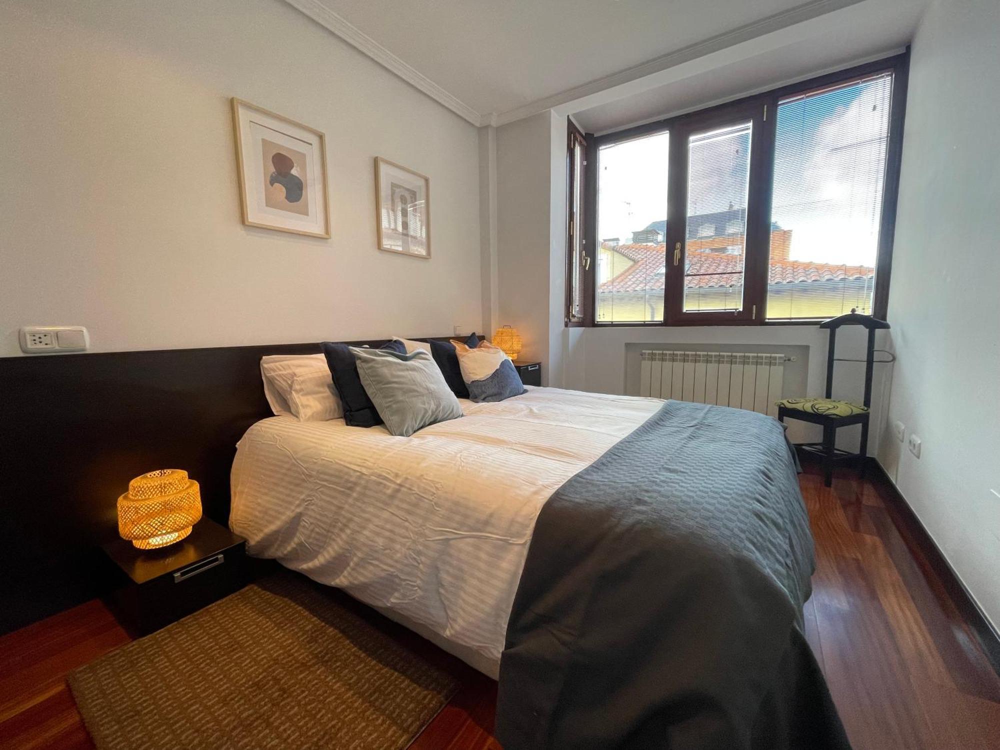 Burgo Atuaire Home Vivienda B Luminosa Parking Incluido En Plena Calle Comercial מראה חיצוני תמונה